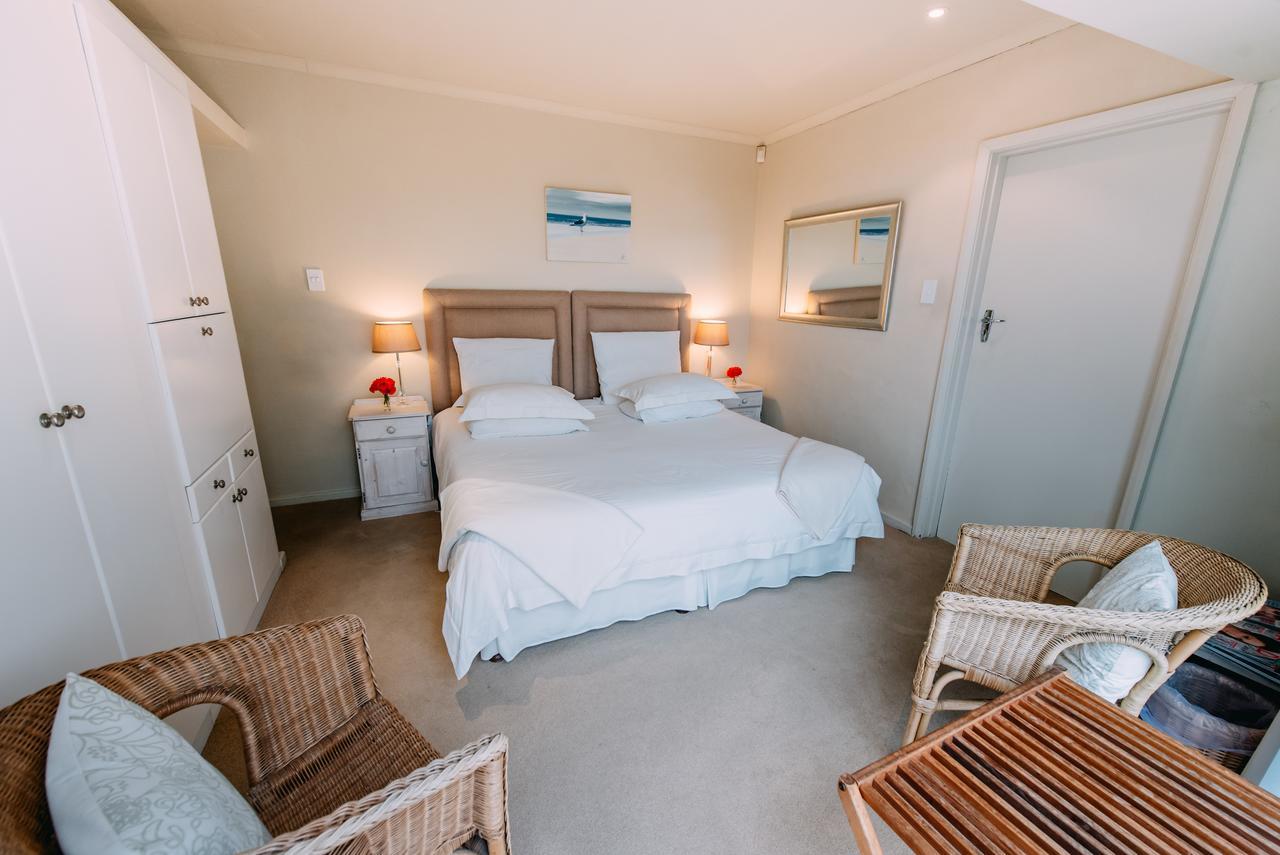 بليتنبيرغ باي Dolphins' Playground Beachfront B&B المظهر الخارجي الصورة